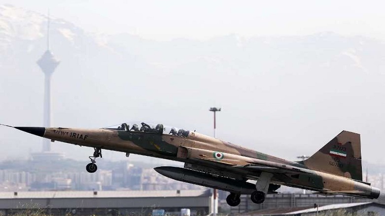 İran savaş jeti dağa çakıldı